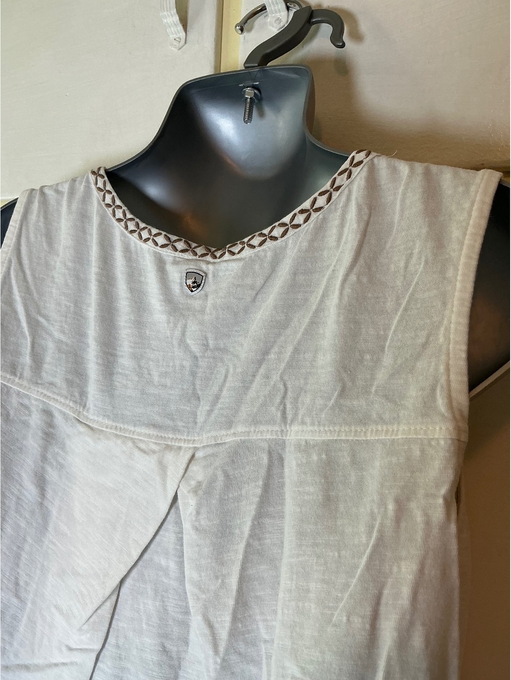 Kuhl Shay Organic Cotton Tank Top Medium White Embroidered Athleisure Casual - Picture 5 of 8